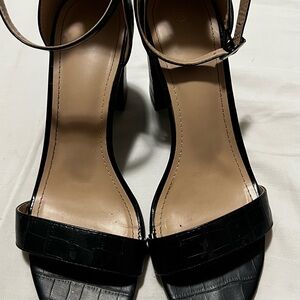 Snakeskin chunky heels